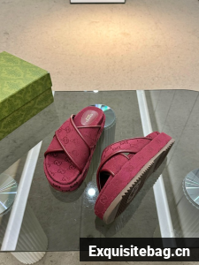 Gucci WOMENS SANDAL 55891-3