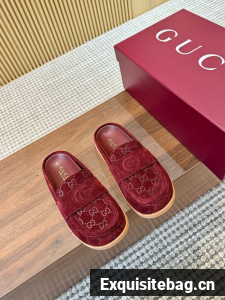 Gucci WOMENS Slippers 44864-6