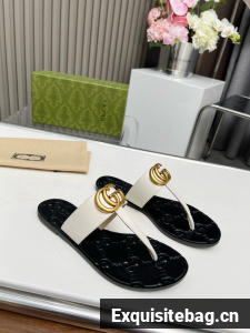 Gucci WOMENS THONG SANDAL WITH DOUBLE G 55296-4