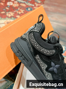 Louis Vuitton Trainer Sneaker 1ACP1R-5