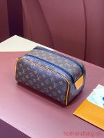 Louis Vuitton Dopp Kit M47528 8