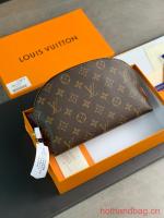 Louis Vuitton Monogram canvas Cosmetic Pouch M47353