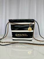 CHANEL 22 HANDBAG Calfskin & Gold Tone Metal AS3980 Black