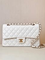 Chanel CLASSIC 1112 HANDBAG Lambskin & Gold Tone Metal A01112 white