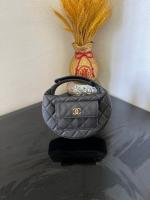 Chanel POUCH Lambskin & Gold Tone Metal AP3467 black