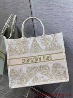 DIOR BOOK TOTE Embroidery C1286 7 cream