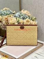 LARGE DIOR CARO DAILY POUCH Natural Cannage Raffia S5086UWHC