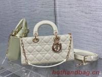 MEDIUM LADY D JOY BAG Patent Cannage Calfskin M0540ON WHITE