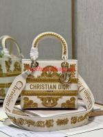 DIOR MEDIUM LADY D LITE BAG gold and White Ornamental Cornely Effect Embroidery M0565O DIOR MEDIUM LADY D LITE BAG gold and White Ornamental Cornely Effect Embroidery M0565O