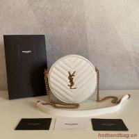 VINYLE ROUND CAMERA BAG IN CHEVRON QUILTED SMOOTH LEATHER Y610436 white