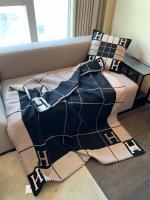 Premium cashmere blanket with 90% Merino wool and 10% cashmere Black