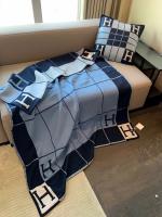 Premium cashmere blanket with 90% Merino wool and 10% cashmere Dark blue