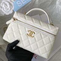 CHANEL Handle bag made of caviar cowhide leather White